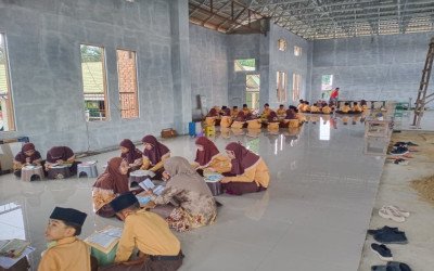 MI Nurul Hidayah Manfaatkan Kegiatan Tahfiz di Mushala Baru